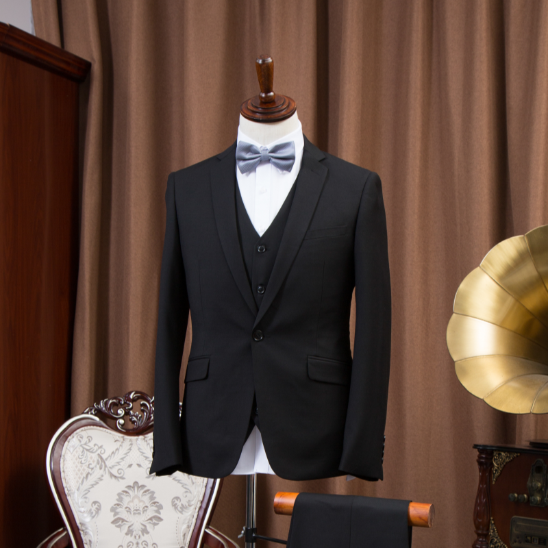 Men's classic black 3-piece business suit